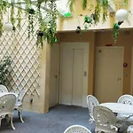 Hotel Des Arts Rueil-Malmaison