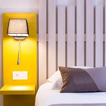 Hotel Des Arts 3*
