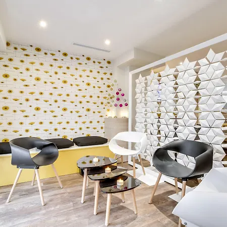 Des Arts Hotel