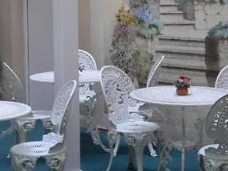Des Arts Hotel Rueil-Malmaison