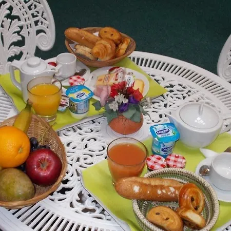 Hotel Des Arts 3*
